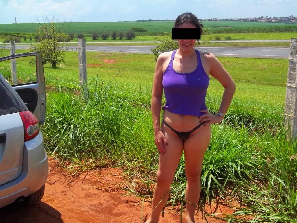 Raquel se exibindo na rodovia dos bandeirantes