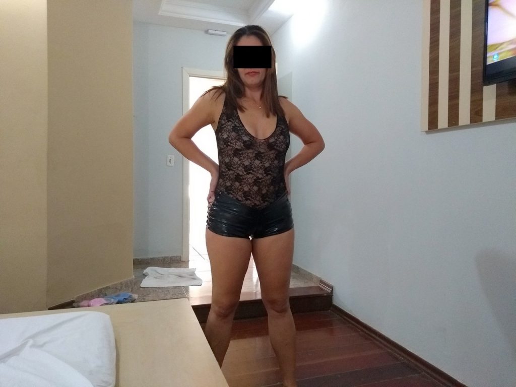 Marido fodeu a Raquel algemada no motel