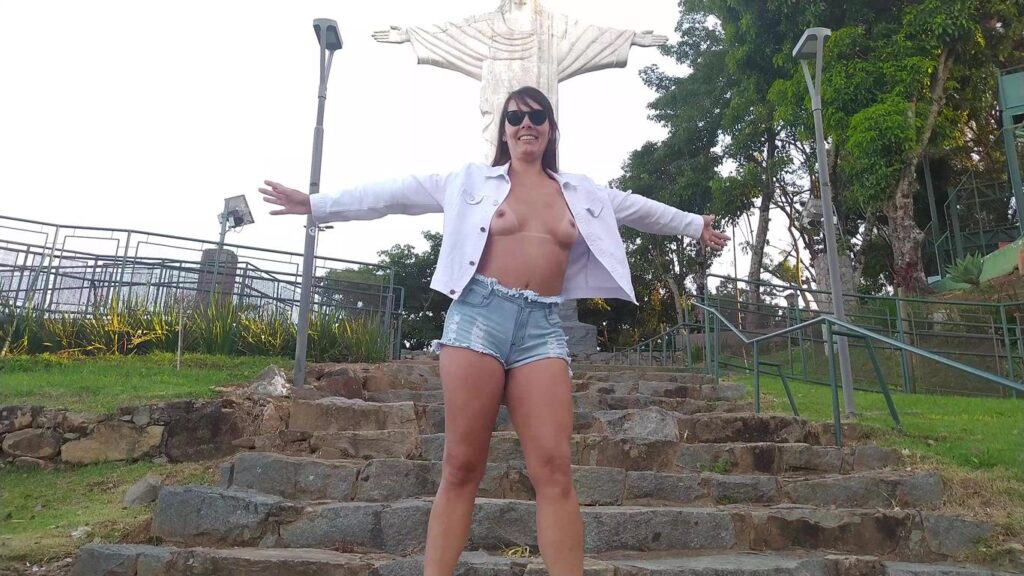 Gostosa fazendo sexo no Cristo Redentor