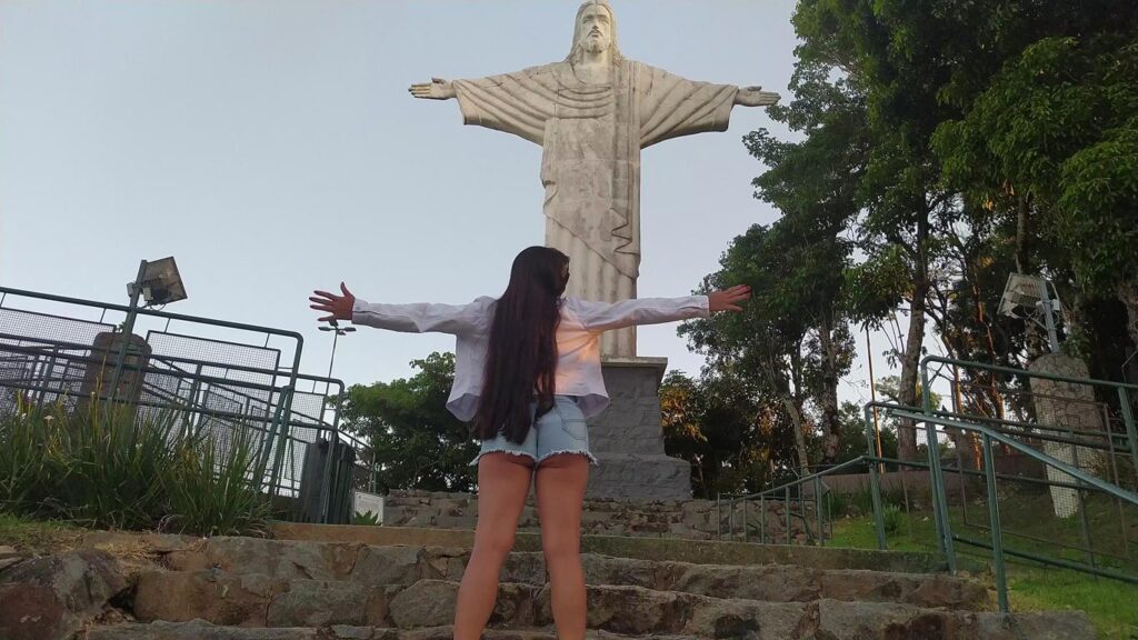 Gostosa fazendo sexo no Cristo Redentor