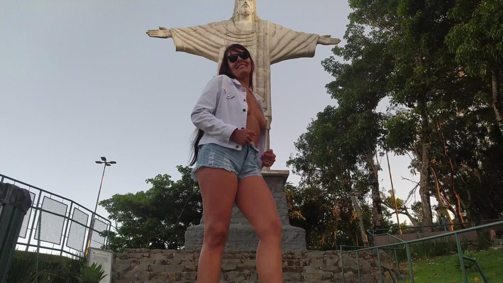 Gostosa fazendo sexo no Cristo Redentor