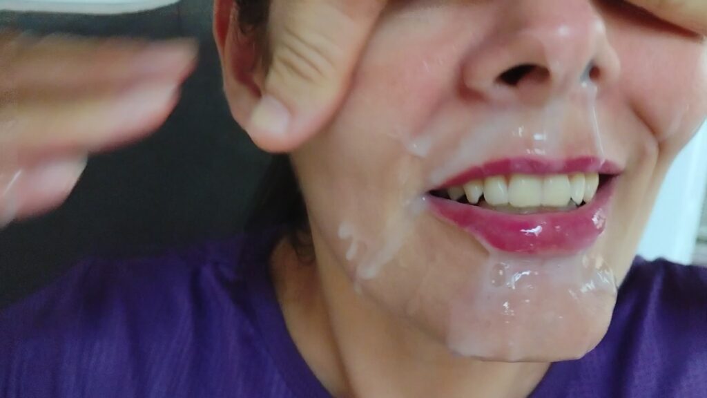 Tomando leitinho na boca