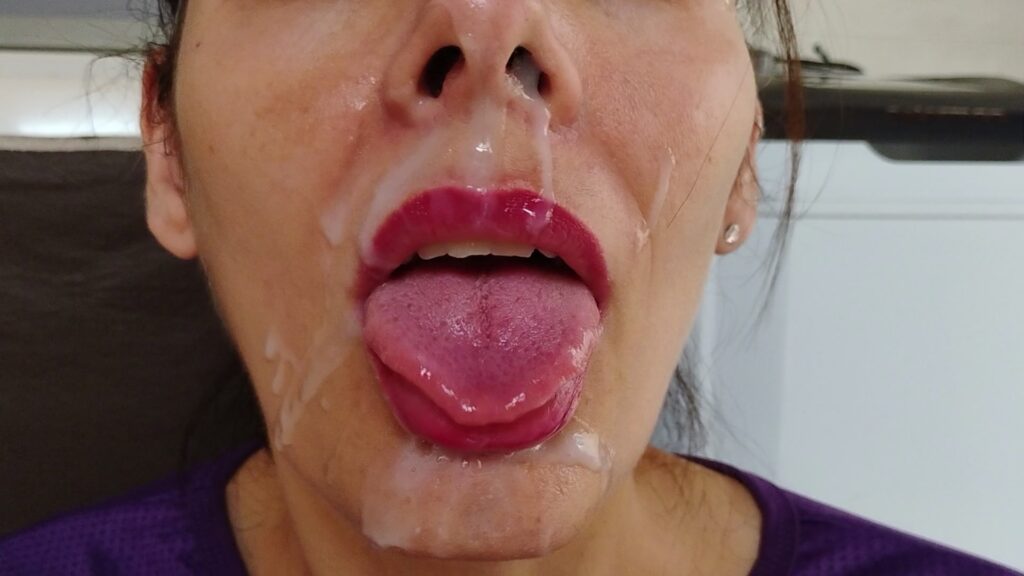 Tomando leitinho na boca