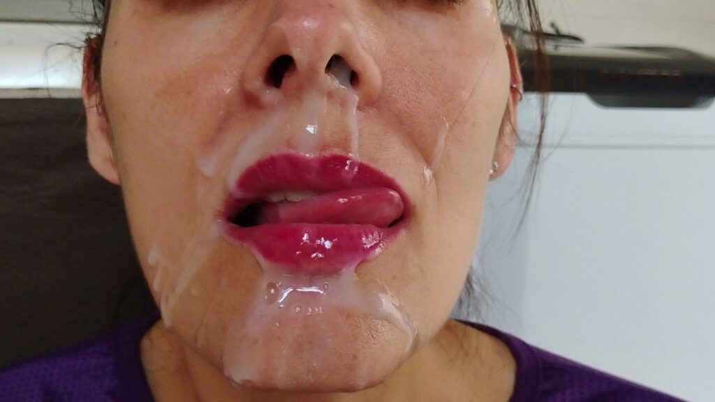 Toma essa leitada na cara, sua vagabunda!