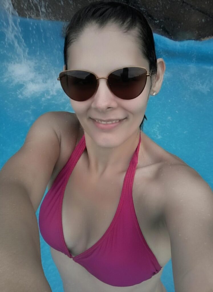 Raquel Exibida garota de programa